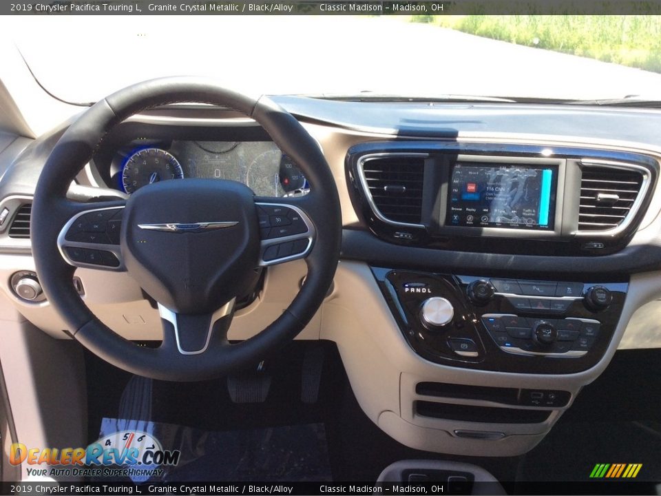 2019 Chrysler Pacifica Touring L Granite Crystal Metallic / Black/Alloy Photo #12