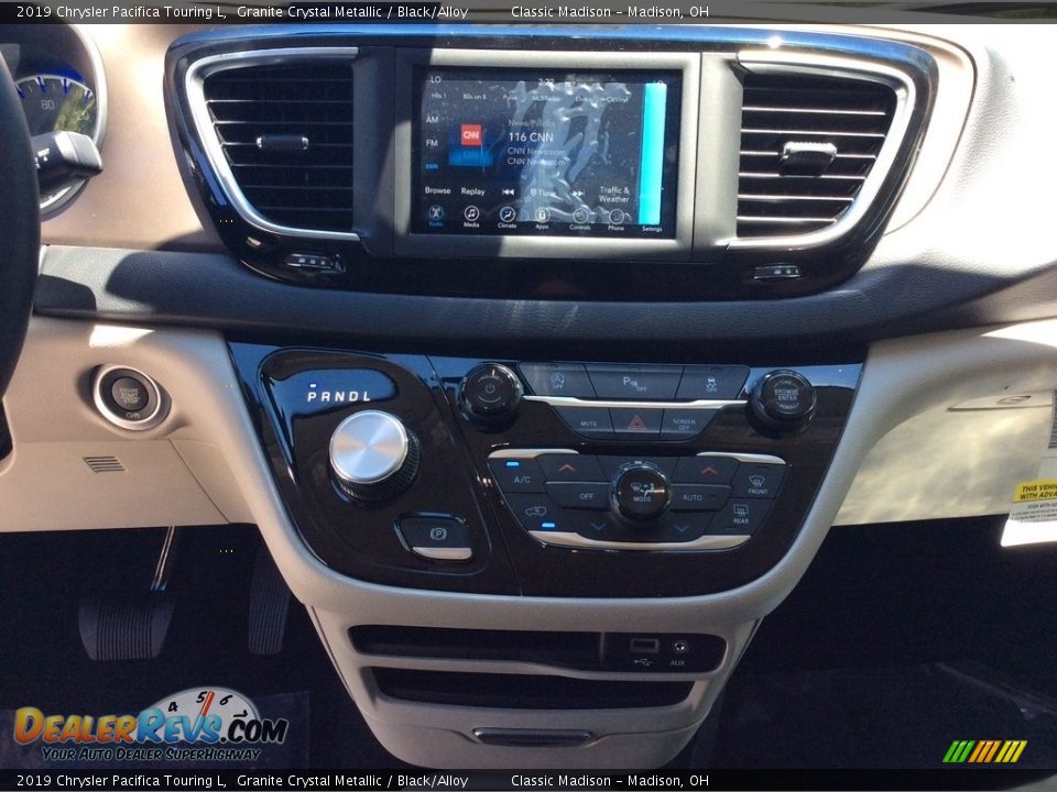 2019 Chrysler Pacifica Touring L Granite Crystal Metallic / Black/Alloy Photo #13