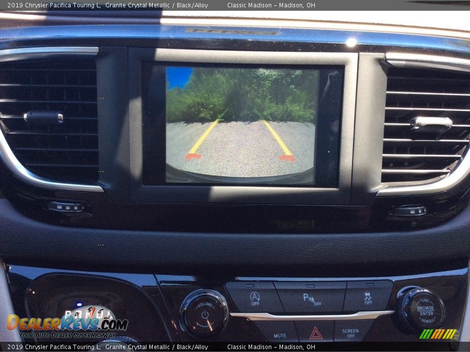 2019 Chrysler Pacifica Touring L Granite Crystal Metallic / Black/Alloy Photo #15