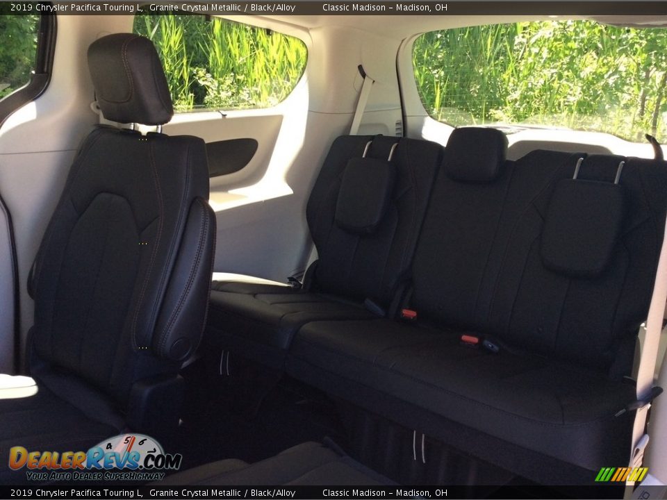 2019 Chrysler Pacifica Touring L Granite Crystal Metallic / Black/Alloy Photo #17