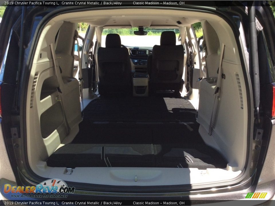 2019 Chrysler Pacifica Touring L Granite Crystal Metallic / Black/Alloy Photo #20