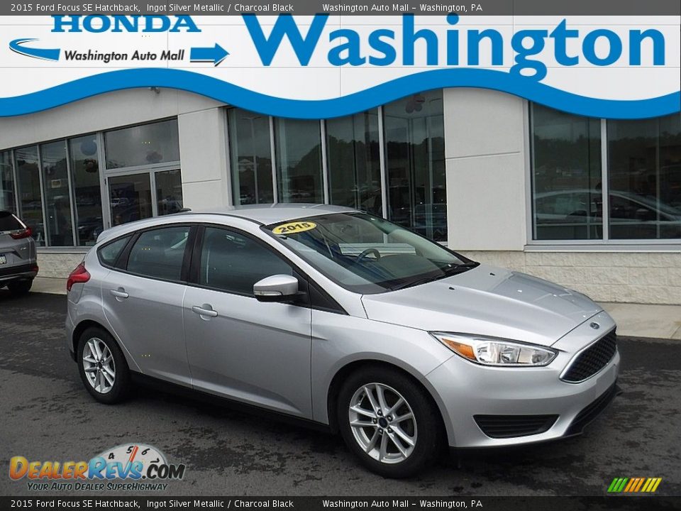 2015 Ford Focus SE Hatchback Ingot Silver Metallic / Charcoal Black Photo #1