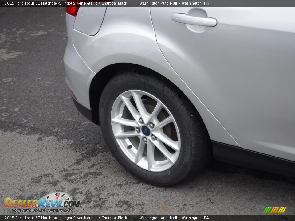 2015 Ford Focus SE Hatchback Ingot Silver Metallic / Charcoal Black Photo #3