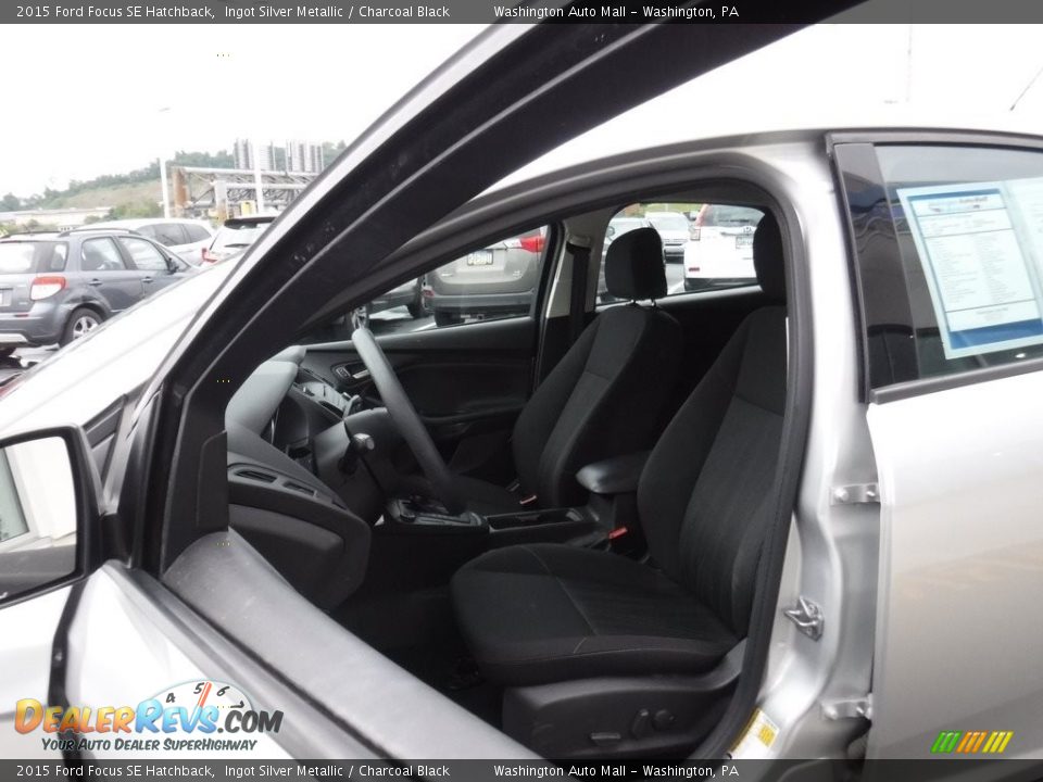 2015 Ford Focus SE Hatchback Ingot Silver Metallic / Charcoal Black Photo #11
