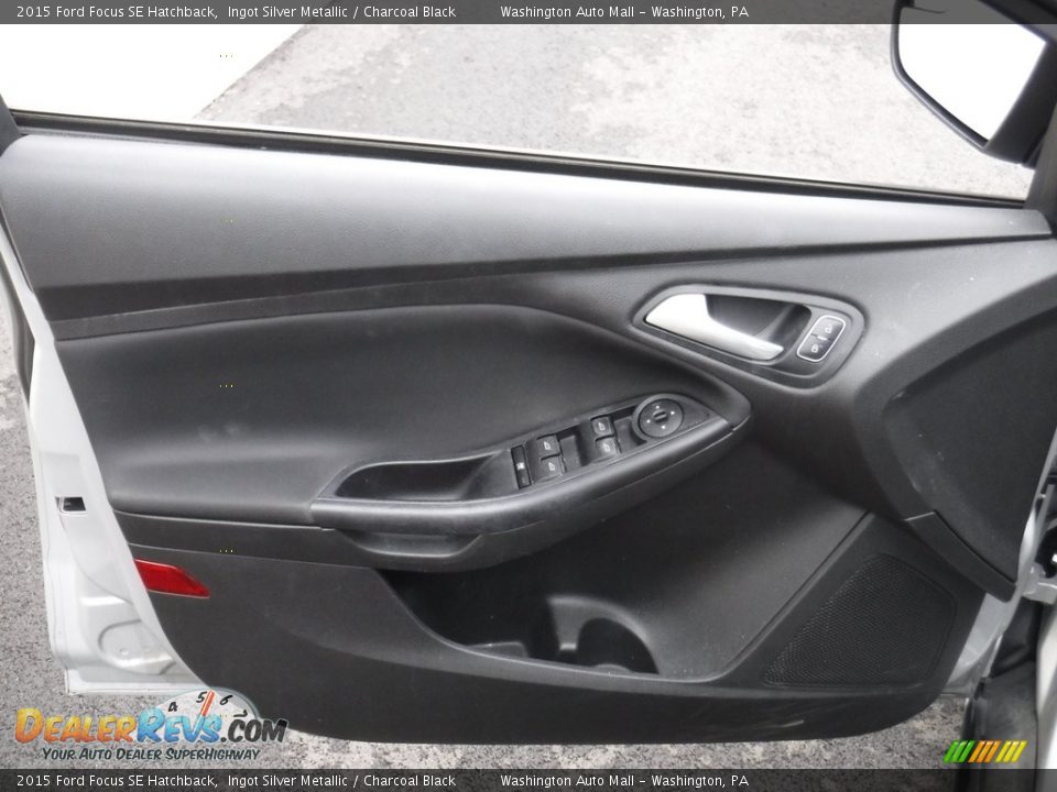 2015 Ford Focus SE Hatchback Ingot Silver Metallic / Charcoal Black Photo #13