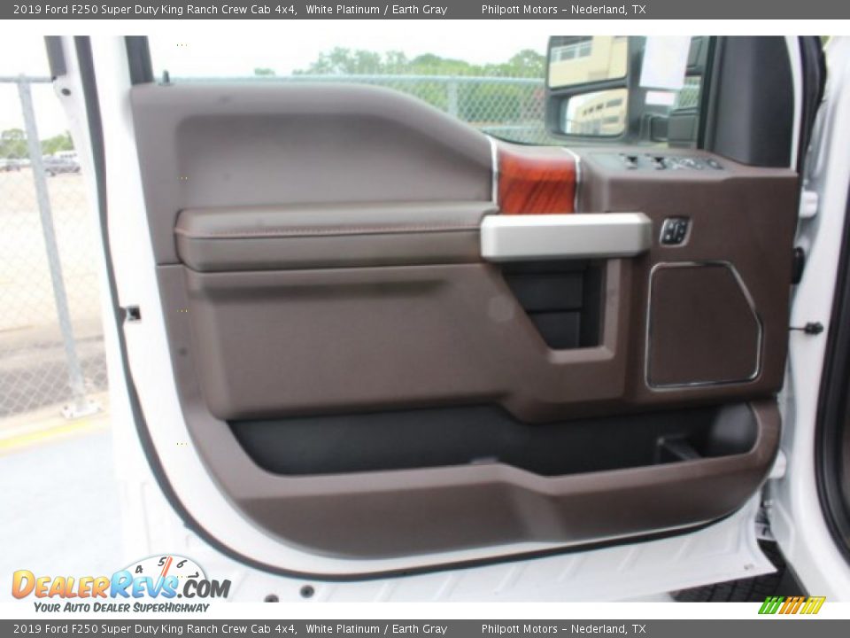 2019 Ford F250 Super Duty King Ranch Crew Cab 4x4 White Platinum / Earth Gray Photo #9