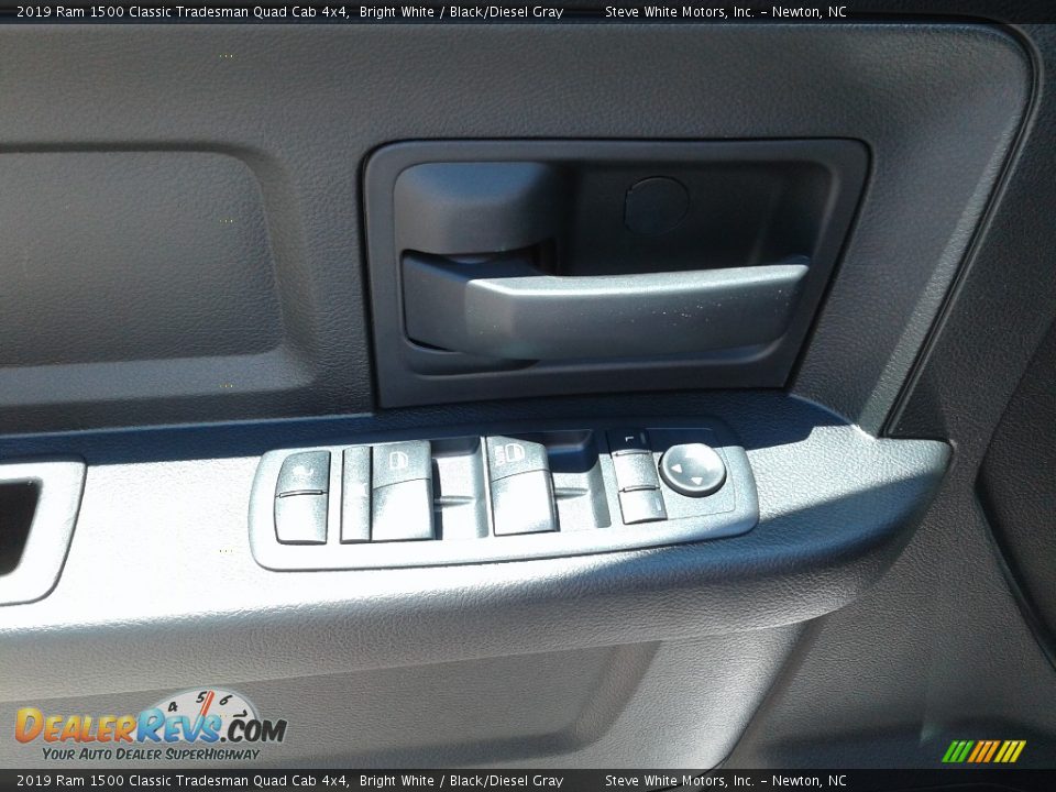 2019 Ram 1500 Classic Tradesman Quad Cab 4x4 Bright White / Black/Diesel Gray Photo #9