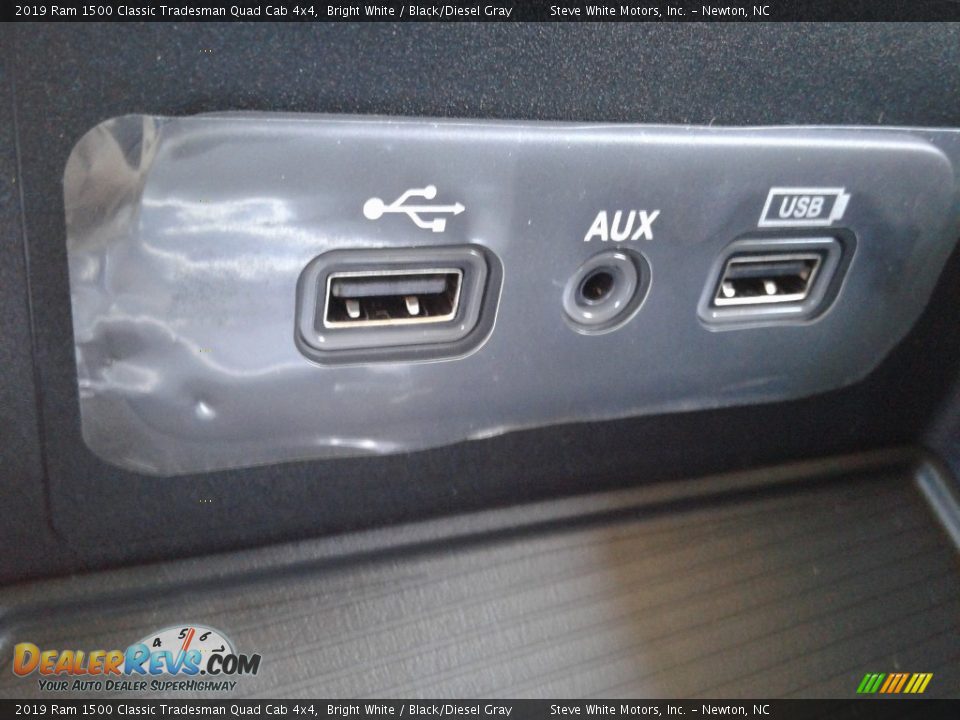 2019 Ram 1500 Classic Tradesman Quad Cab 4x4 Bright White / Black/Diesel Gray Photo #23