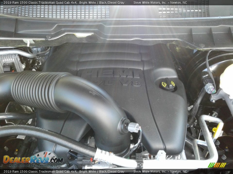 2019 Ram 1500 Classic Tradesman Quad Cab 4x4 Bright White / Black/Diesel Gray Photo #26