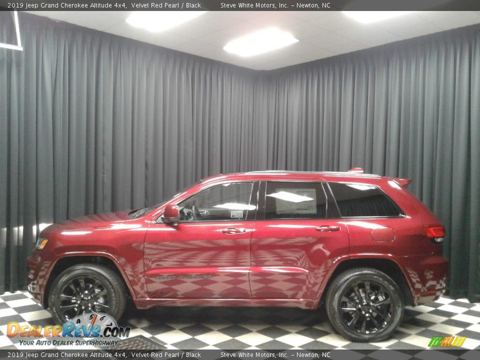 2019 Jeep Grand Cherokee Altitude 4x4 Velvet Red Pearl / Black Photo #1