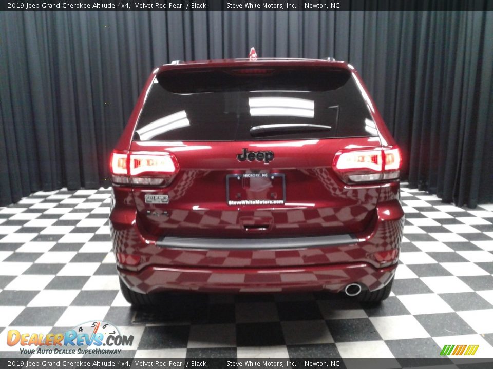 2019 Jeep Grand Cherokee Altitude 4x4 Velvet Red Pearl / Black Photo #7