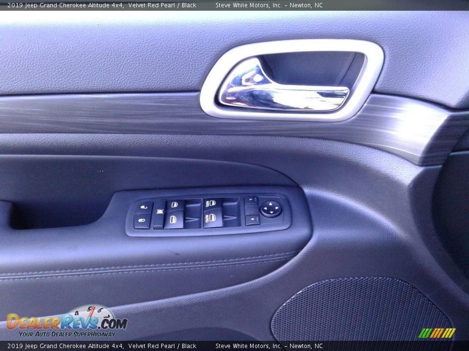 2019 Jeep Grand Cherokee Altitude 4x4 Velvet Red Pearl / Black Photo #9