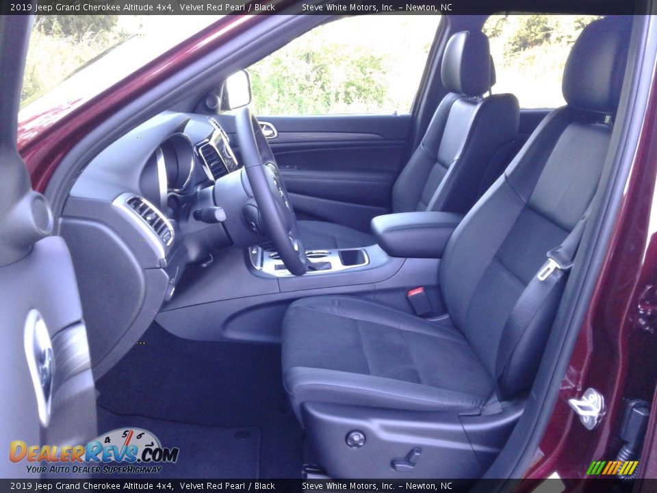 2019 Jeep Grand Cherokee Altitude 4x4 Velvet Red Pearl / Black Photo #10