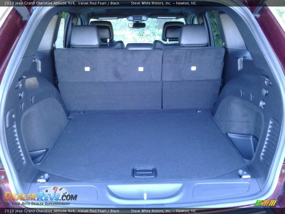 2019 Jeep Grand Cherokee Altitude 4x4 Velvet Red Pearl / Black Photo #13
