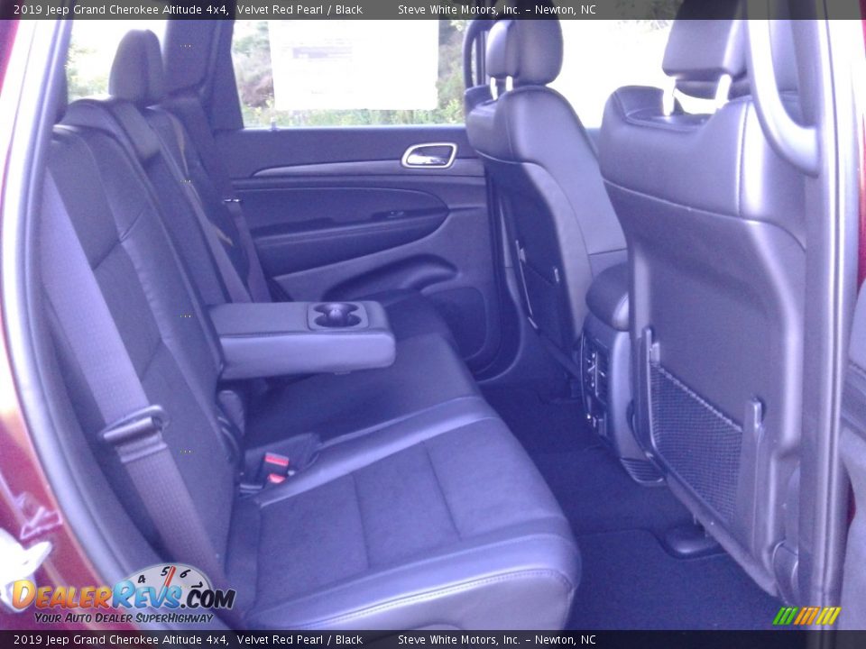 2019 Jeep Grand Cherokee Altitude 4x4 Velvet Red Pearl / Black Photo #15