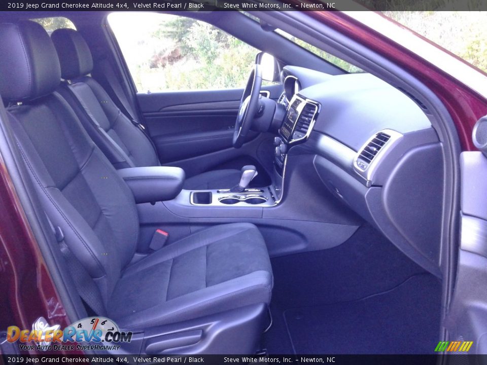 2019 Jeep Grand Cherokee Altitude 4x4 Velvet Red Pearl / Black Photo #16