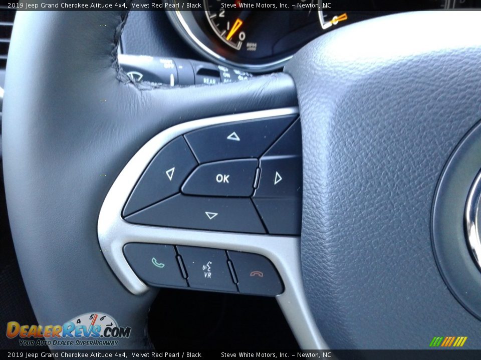 2019 Jeep Grand Cherokee Altitude 4x4 Velvet Red Pearl / Black Photo #18