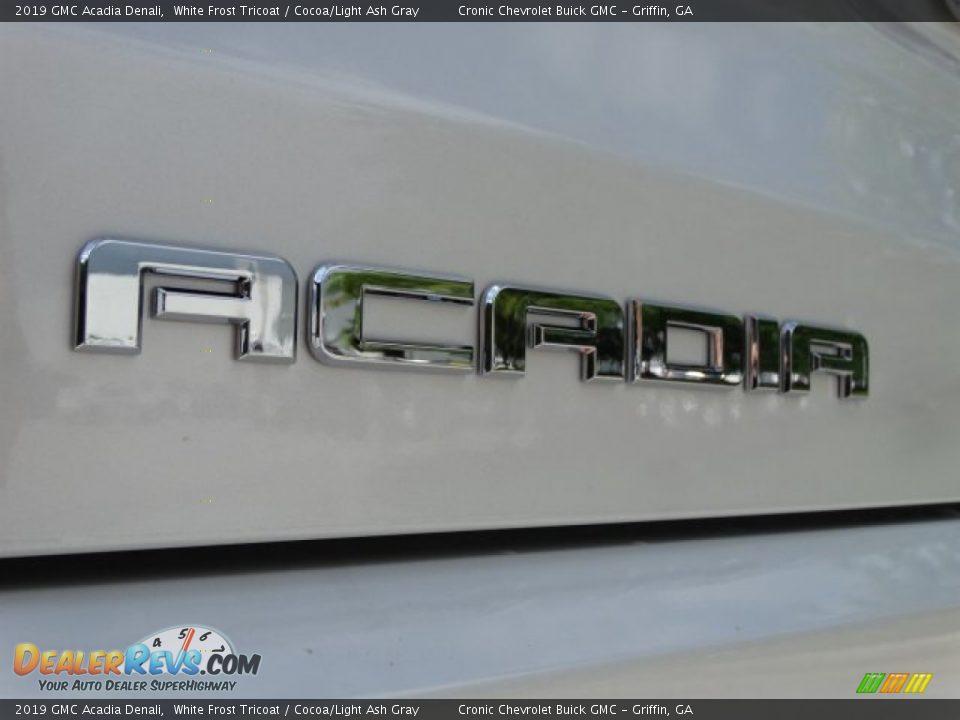 2019 GMC Acadia Denali White Frost Tricoat / Cocoa/Light Ash Gray Photo #8