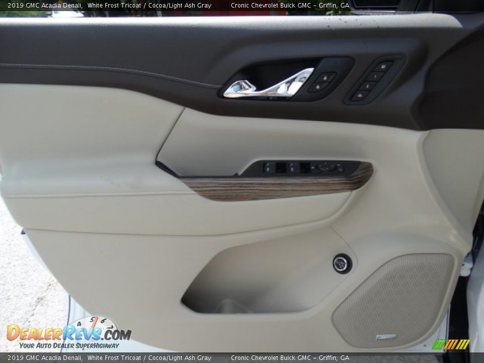 2019 GMC Acadia Denali White Frost Tricoat / Cocoa/Light Ash Gray Photo #12