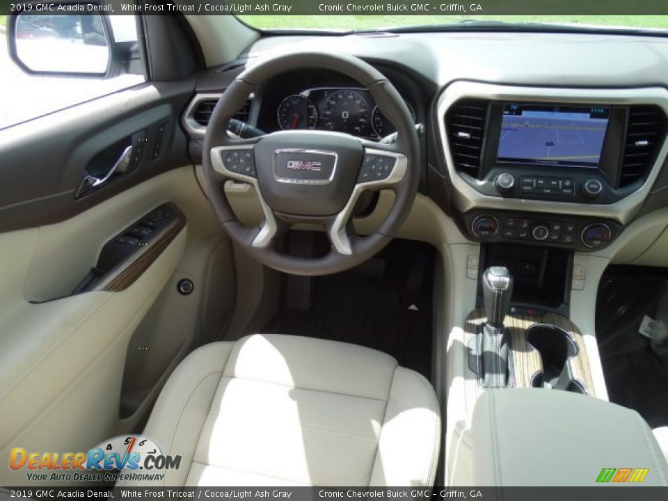 2019 GMC Acadia Denali White Frost Tricoat / Cocoa/Light Ash Gray Photo #27