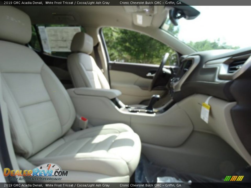 2019 GMC Acadia Denali White Frost Tricoat / Cocoa/Light Ash Gray Photo #32