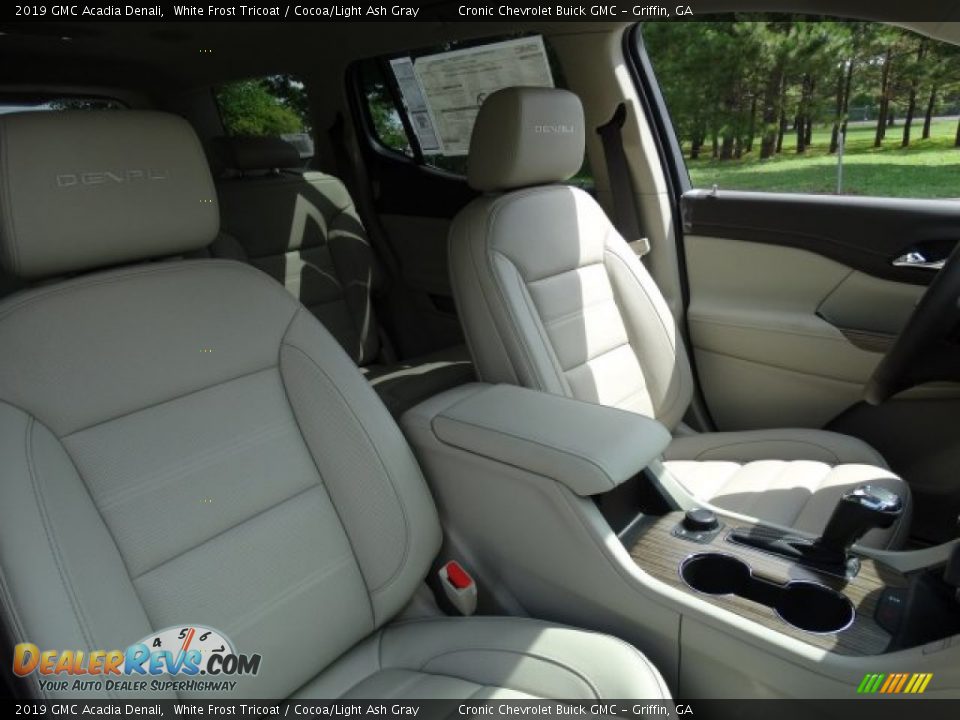 2019 GMC Acadia Denali White Frost Tricoat / Cocoa/Light Ash Gray Photo #33
