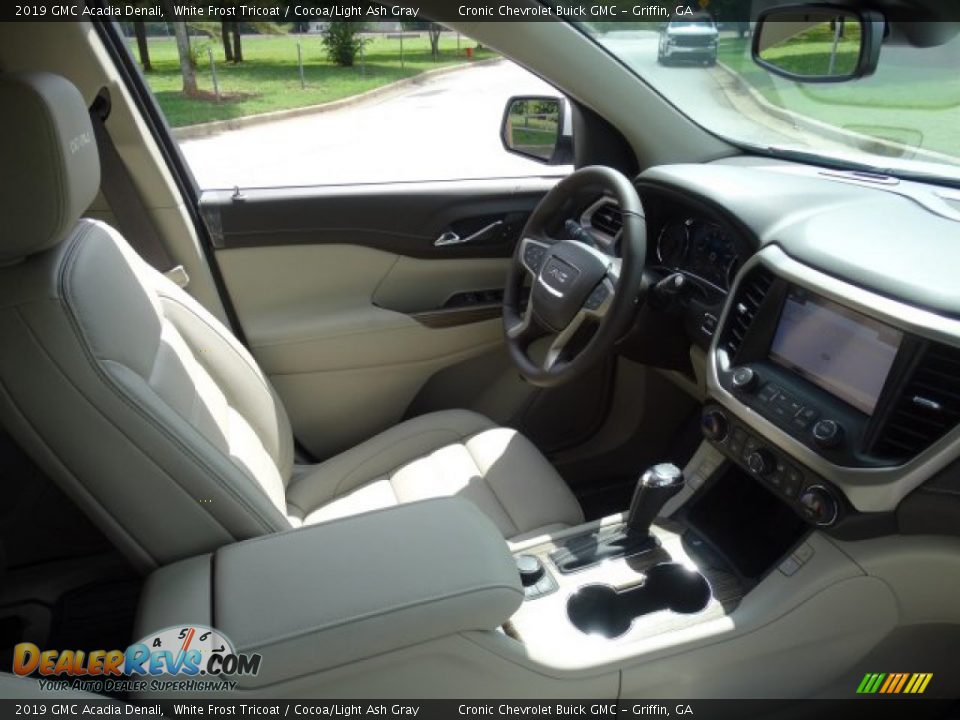 2019 GMC Acadia Denali White Frost Tricoat / Cocoa/Light Ash Gray Photo #34