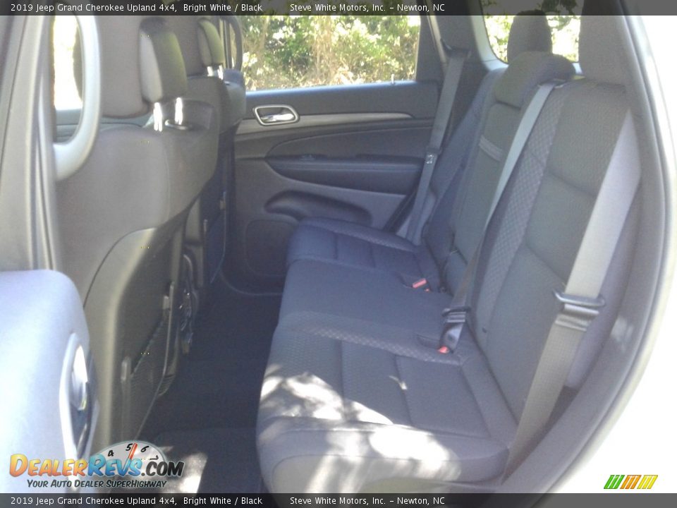 2019 Jeep Grand Cherokee Upland 4x4 Bright White / Black Photo #11