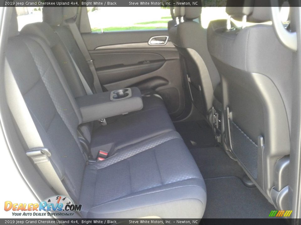 2019 Jeep Grand Cherokee Upland 4x4 Bright White / Black Photo #15