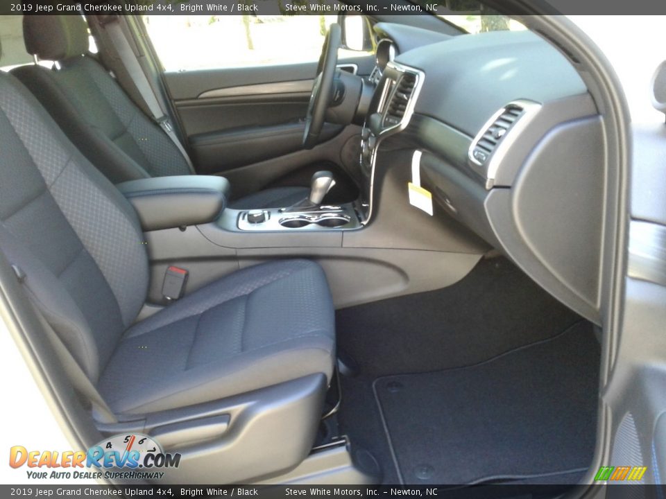 2019 Jeep Grand Cherokee Upland 4x4 Bright White / Black Photo #16