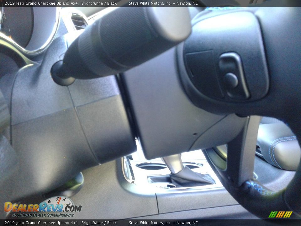 2019 Jeep Grand Cherokee Upland 4x4 Bright White / Black Photo #17