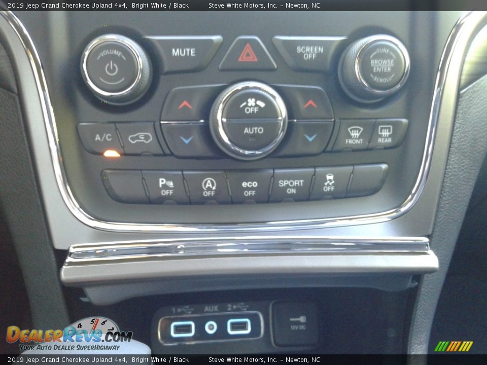 2019 Jeep Grand Cherokee Upland 4x4 Bright White / Black Photo #27