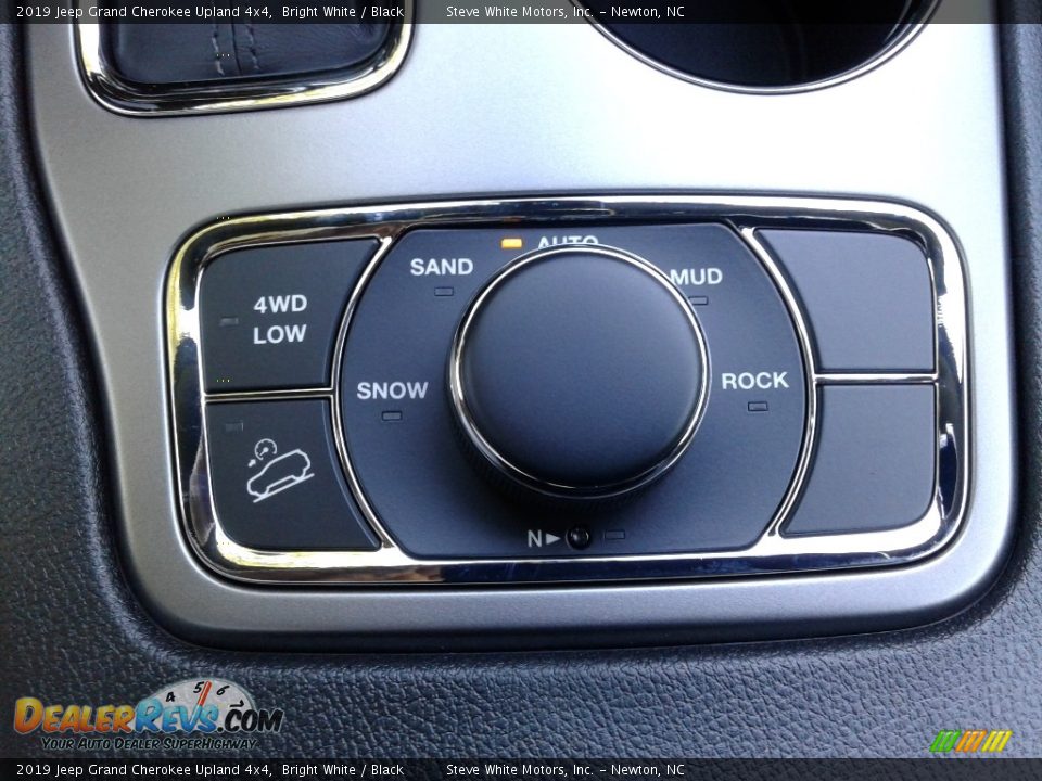 2019 Jeep Grand Cherokee Upland 4x4 Bright White / Black Photo #29