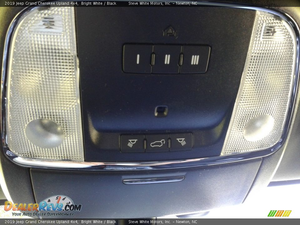2019 Jeep Grand Cherokee Upland 4x4 Bright White / Black Photo #30