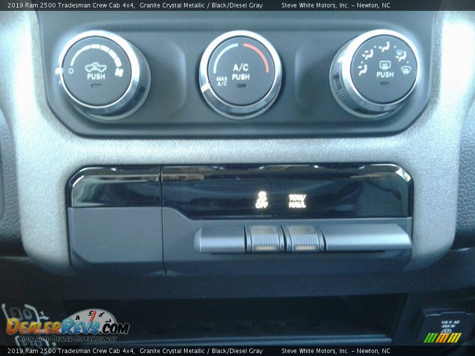 2019 Ram 2500 Tradesman Crew Cab 4x4 Granite Crystal Metallic / Black/Diesel Gray Photo #24