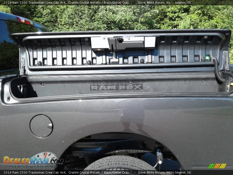 2019 Ram 2500 Tradesman Crew Cab 4x4 Granite Crystal Metallic / Black/Diesel Gray Photo #27