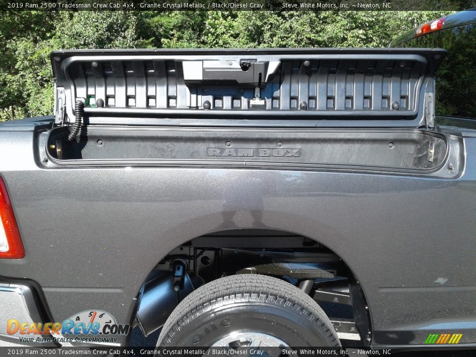 2019 Ram 2500 Tradesman Crew Cab 4x4 Granite Crystal Metallic / Black/Diesel Gray Photo #28