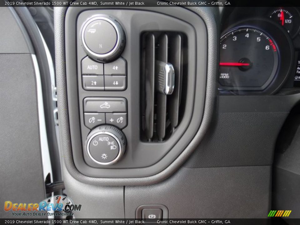 Controls of 2019 Chevrolet Silverado 1500 WT Crew Cab 4WD Photo #14