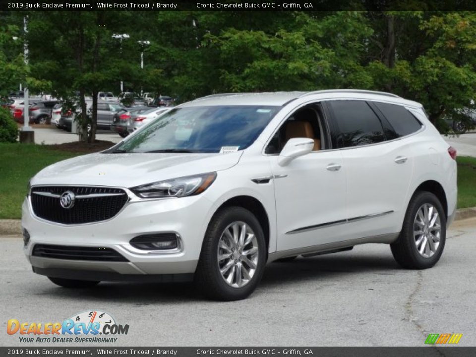 Front 3/4 View of 2019 Buick Enclave Premium Photo #5