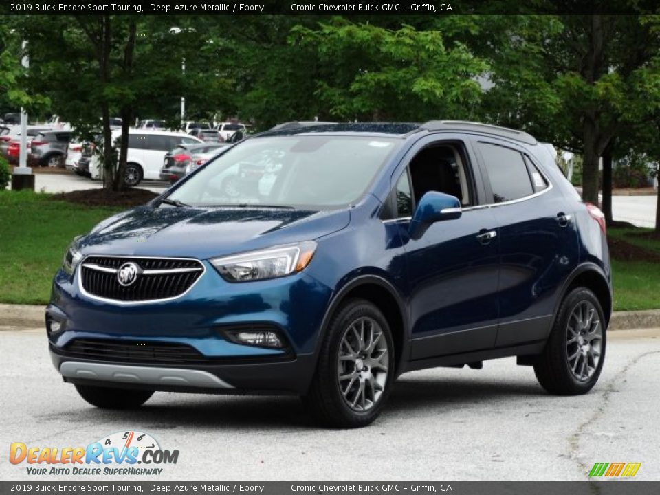 Front 3/4 View of 2019 Buick Encore Sport Touring Photo #5