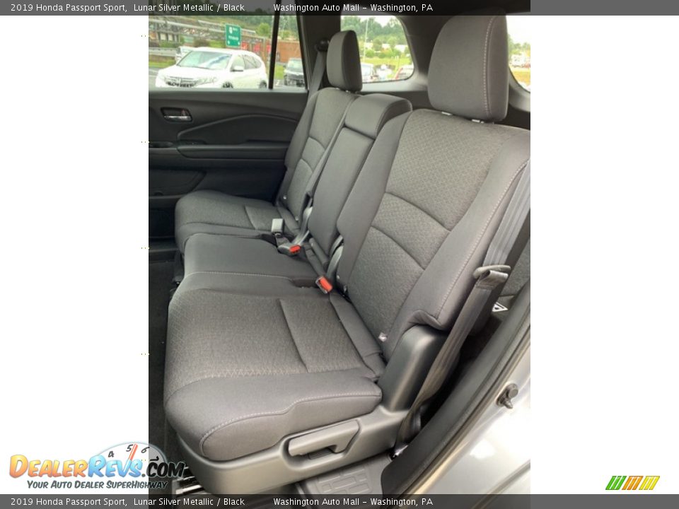 2019 Honda Passport Sport Lunar Silver Metallic / Black Photo #18