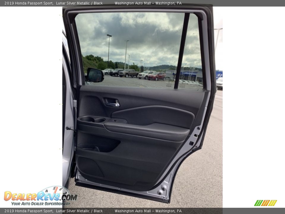 2019 Honda Passport Sport Lunar Silver Metallic / Black Photo #23