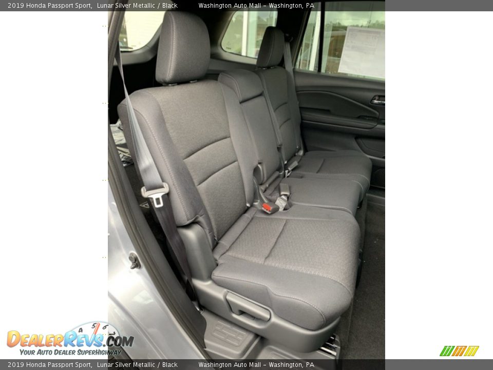 2019 Honda Passport Sport Lunar Silver Metallic / Black Photo #24