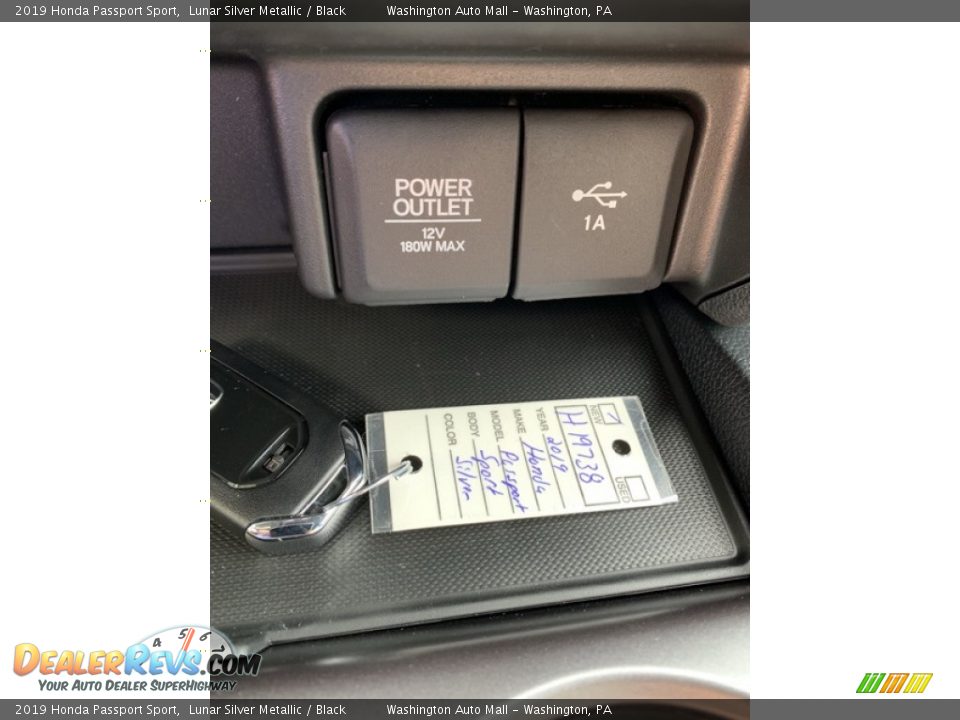 2019 Honda Passport Sport Lunar Silver Metallic / Black Photo #36