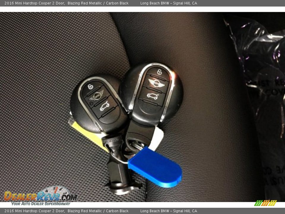 2016 Mini Hardtop Cooper 2 Door Blazing Red Metallic / Carbon Black Photo #11
