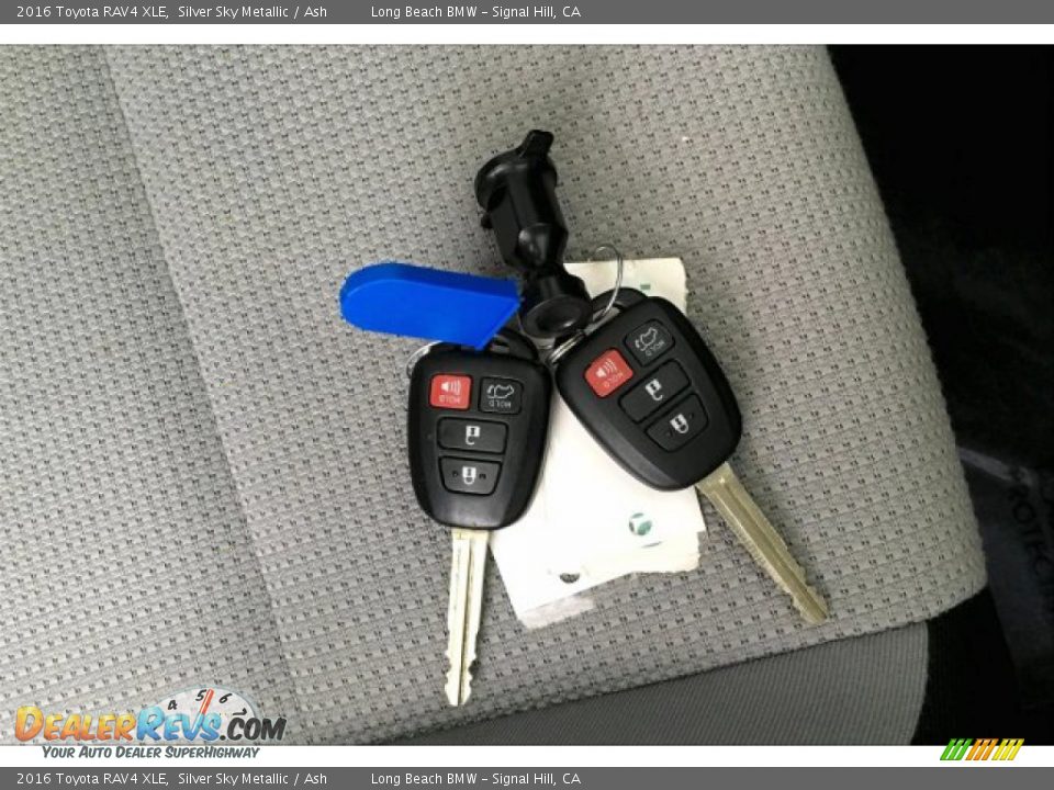 2016 Toyota RAV4 XLE Silver Sky Metallic / Ash Photo #11