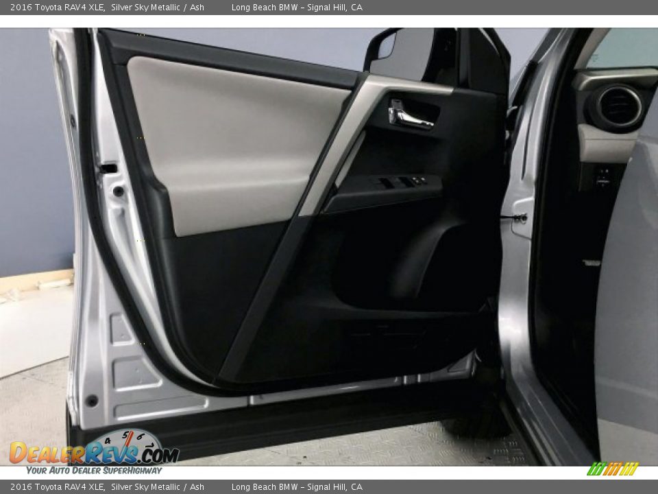 2016 Toyota RAV4 XLE Silver Sky Metallic / Ash Photo #21