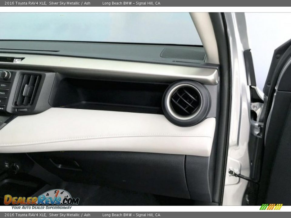 2016 Toyota RAV4 XLE Silver Sky Metallic / Ash Photo #24