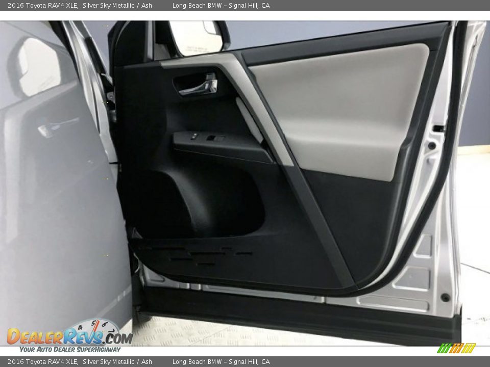 2016 Toyota RAV4 XLE Silver Sky Metallic / Ash Photo #26