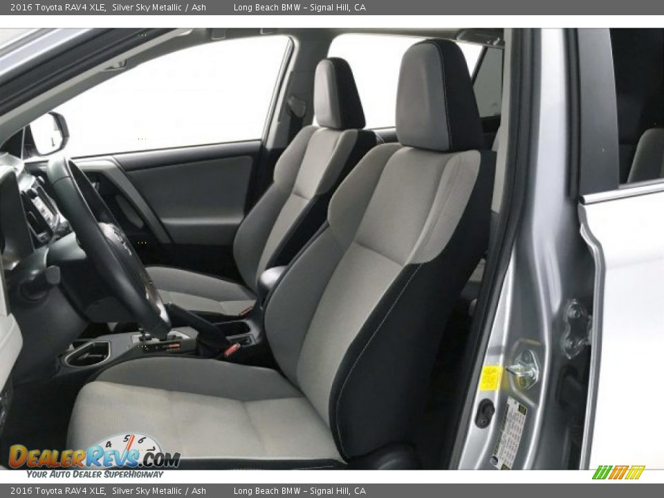 2016 Toyota RAV4 XLE Silver Sky Metallic / Ash Photo #32